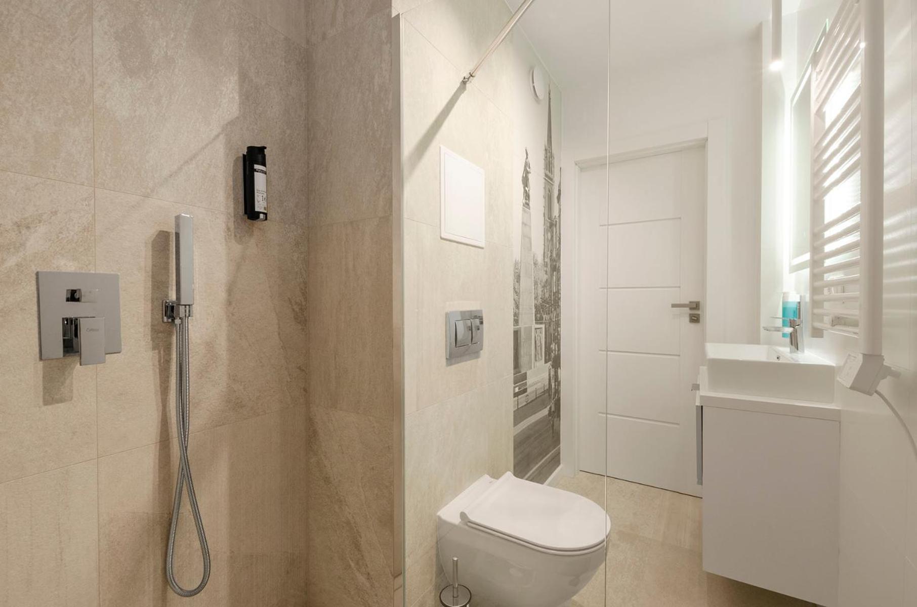 Apartment Centrum Wigury Parking Dostep Na Kod Blisko Galeria Lodzka, Piotrkowska, Jednorozec *