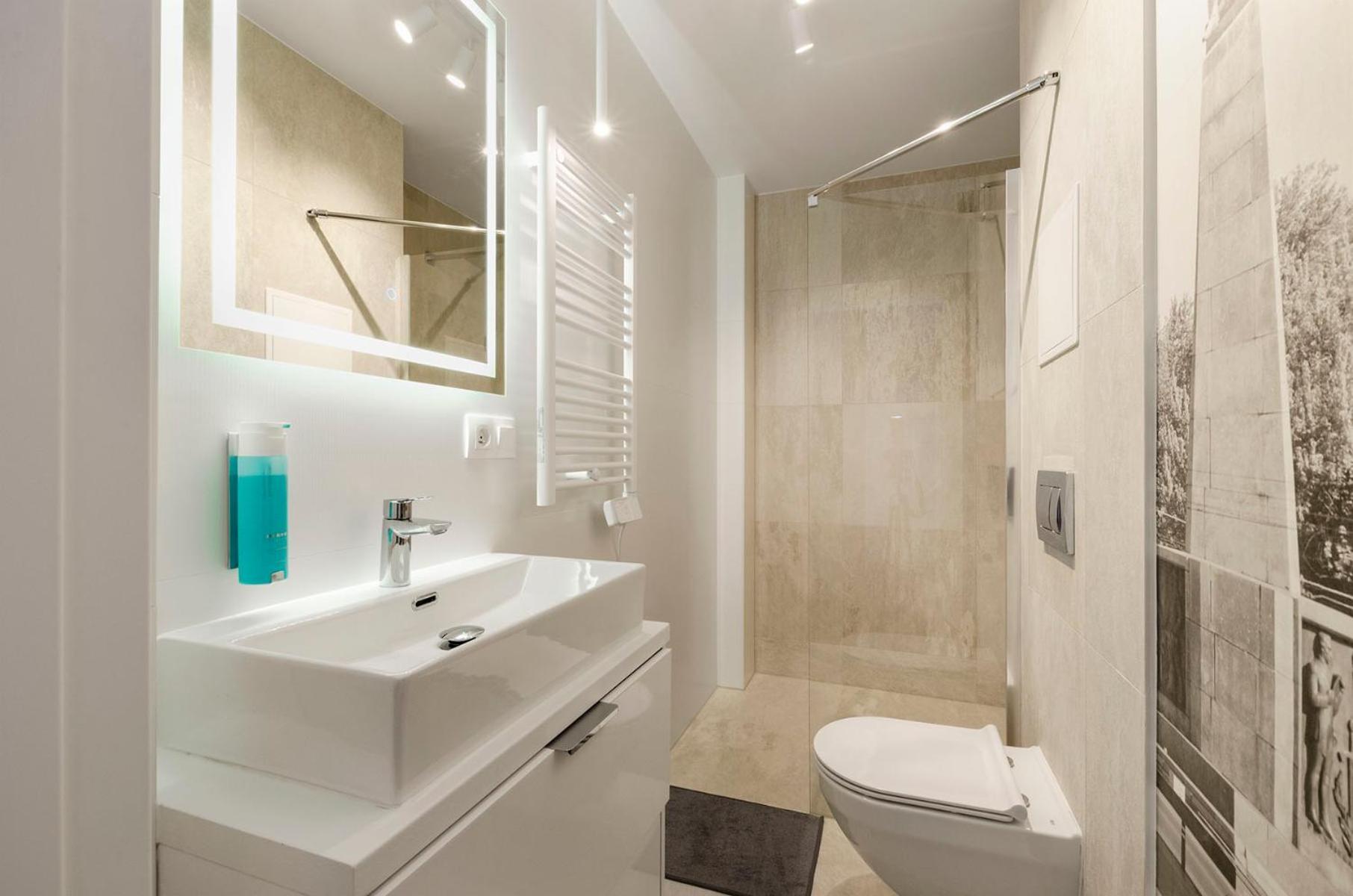 Centrum Wigury Parking Dostep Na Kod Blisko Galeria Lodzka, Piotrkowska, Jednorozec Apartment